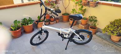 Bicicletta pieghevole a pedalata assistita BTwin