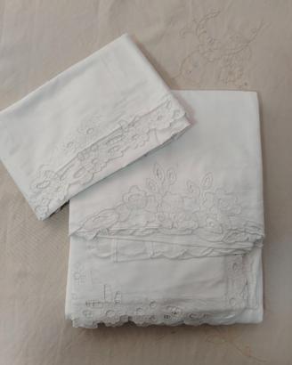 Lenzuolo matrimoniale (nuovo), in cotone con pizzo