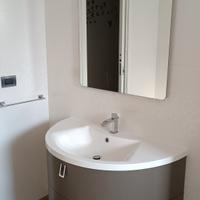 mobile bagno con specchio e luce led