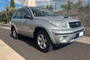 TOYOTA RAV-4 2.0 D-4D - 2004