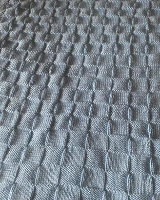Copertina x lettino neofatta a mano in lana merino
