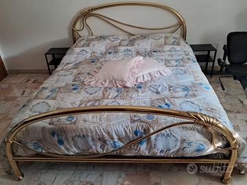 Struttura letto matrimoniale in ottone