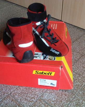 Scarpe ignifughe.
