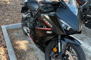 Honda CBR 650 R E-Clutch – Anno 2025
