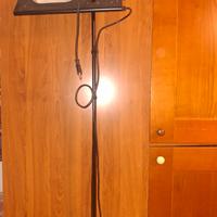 Lampada con piantone.