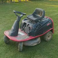 trattorino tagliaerba 