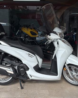 Honda SH 300 i