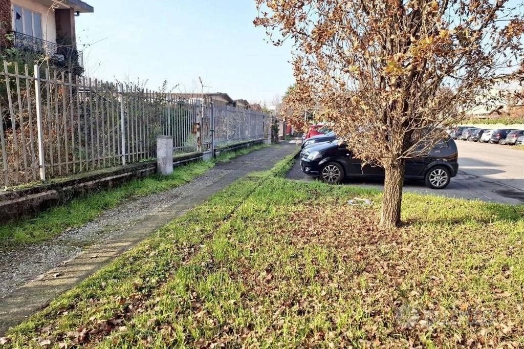Immobile in asta di 300 m² a Inzago - Vista 2