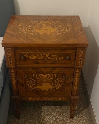 Comodini,letti e mobili