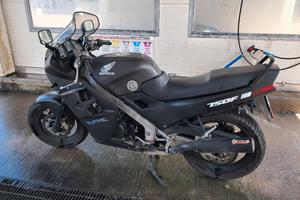 Honda VFR 750 F - 1987