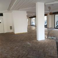 Locale commerciale mq 200