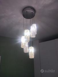 Lampadario elegante da camera