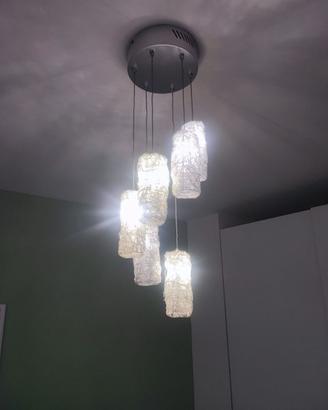 Lampadario elegante da camera