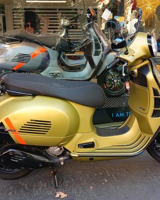 Piaggio Vespa 300 GTS hpe SUPER SPORT E5
