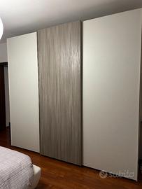 Armadio 3 ante scorrevoli + comò e comodini