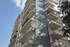 4 LOCALI A NAPOLI