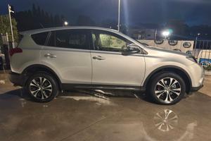 Toyota RAV 4 RAV4 2.0 D-4D 2WD Style