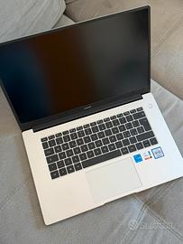 Huawei MateBook D 16 pari al nuovo