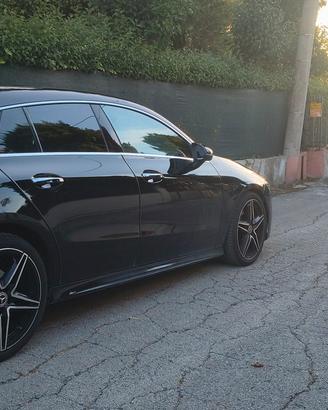 Mercedes CLA shooting brake AMG line premium plus
