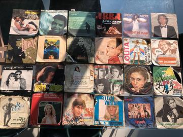 24 DISCHI VINILE 45 GIRI in blocco (stock)