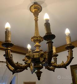 Lampadario a 6 luci in legno dorato e intagliatto