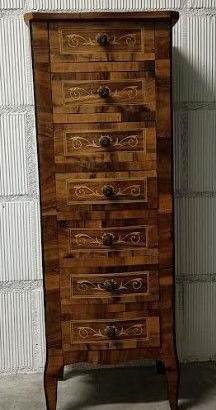 Settimino in legno intarsiato