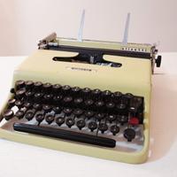 Macchina da scrivere Olivelli Lettera 22 - anni 50