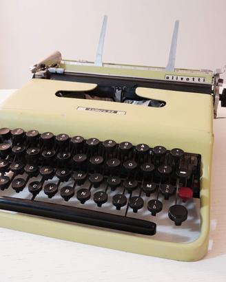 Macchina da scrivere Olivelli Lettera 22 - anni 50