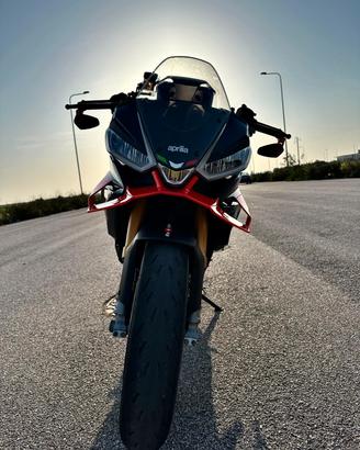 Aprilia Tuono V4 Factory