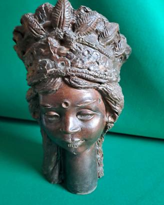 Scultura testa femminile
