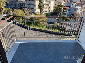 Zona ikebana bilocale arredato si residenza