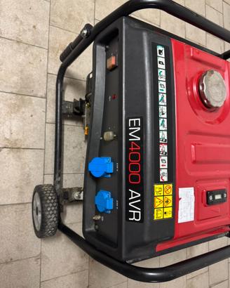 Gruppo elettrogeno Pramac EM4000 AVR 3,2 kW