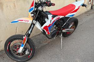 Fantic motard 125