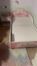 Letto bambina e comodino