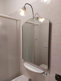 specchio bagno con mensola e faretto