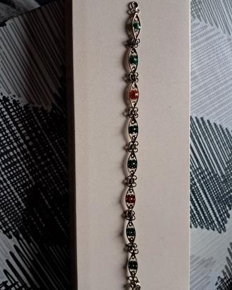 Bracciale in argento con pietre 