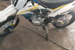 Pit bike