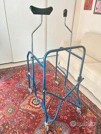 Girello deambulatore