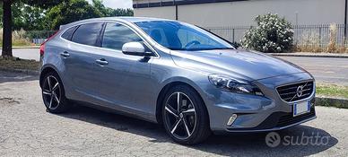 VOLVO V40 AUTOMATICA D3 R-DESIGN