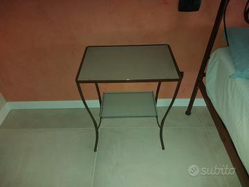 comodini ferro battuto e vetro 
