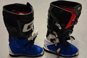 stivali motocross bambino nemero  33 GAERNE