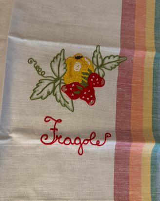 Asciugapiatti ricamato "Fragole"