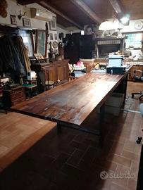 TAVOLO LUNGO 4 metri e largo 85 cm.
