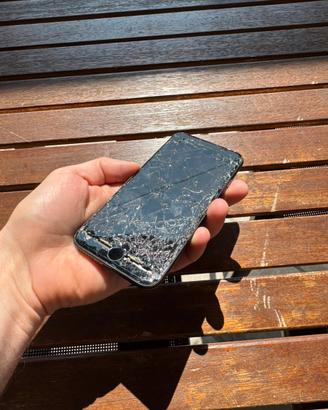 IPhone 7 per pezzi di ricambio