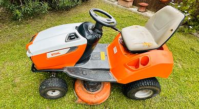 Trattorino Stihl  rasaerba