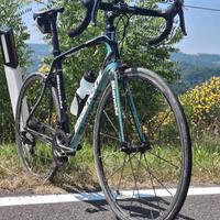 bici da corsa bianchi  infinito