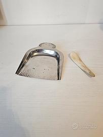 Raccogli briciole silverplated e calzascarpe osso