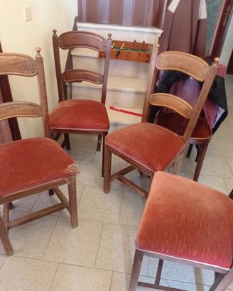 Quattro sedie in legno 