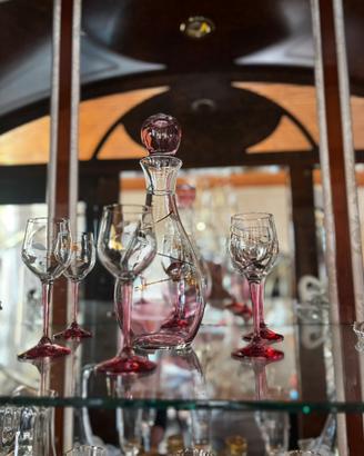 Bichieri da liquore più bottiglia in vetro