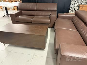 Divani in pelle + tavolino